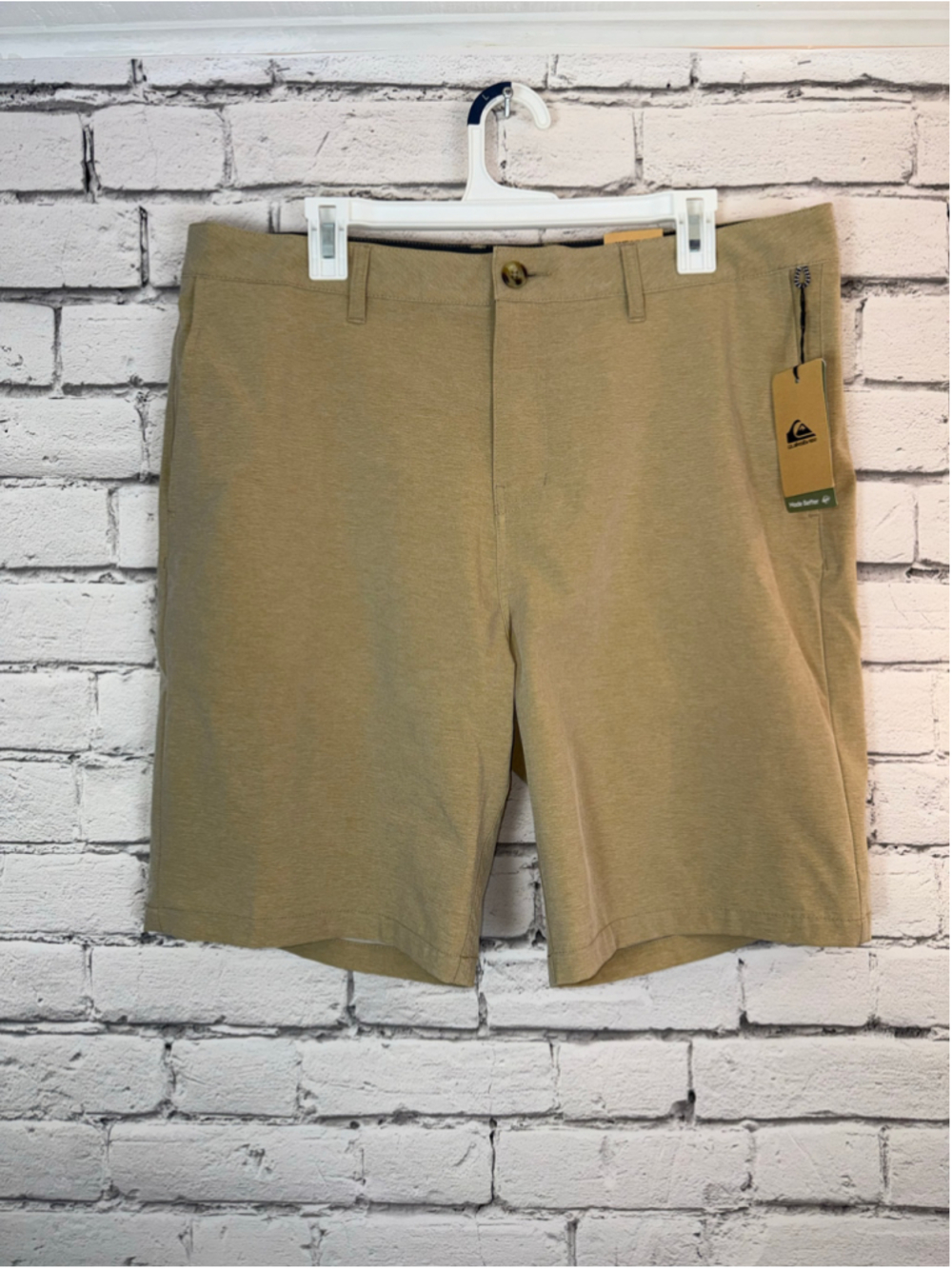 Men’s Quiksilver Amphibian Shorts size 36 Tan 9 in Inseam Hybrid Shorts NWT